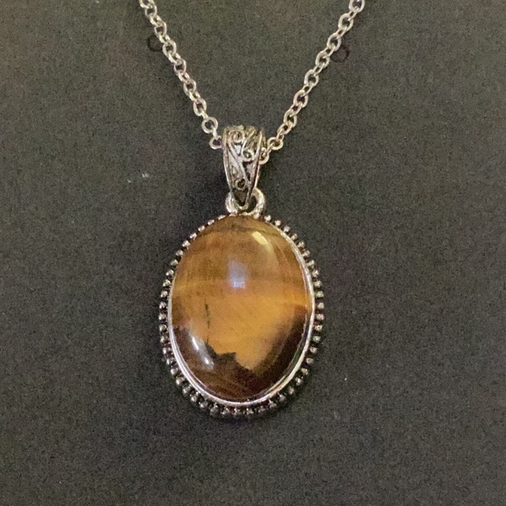 🌻New Brilliant Amber Stone Pendant Necklace So Fun to Wear Closet Must Have 🌻 - Picture 4 of 10